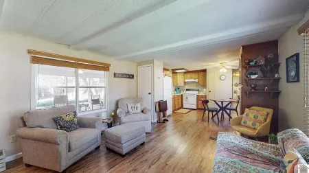 3-bedroom 2 bath home located steps froma marina on Kentucky lake!