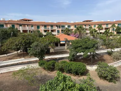 Stylish spacious apartment, fully equipped - walking distance to beach Hotels in 