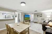 Cozy Maple Lake Hideaway