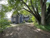 Historic home, great yard & Walk to Dogfish Head Brewery! Hotel a Milton