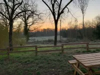 Unusual 4-person accommodation with swimming pool Hotels in Roanne