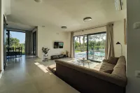 Neues Gebäude. Es Liegt 3,5 km vom Zentrum von Poreč Entfernt