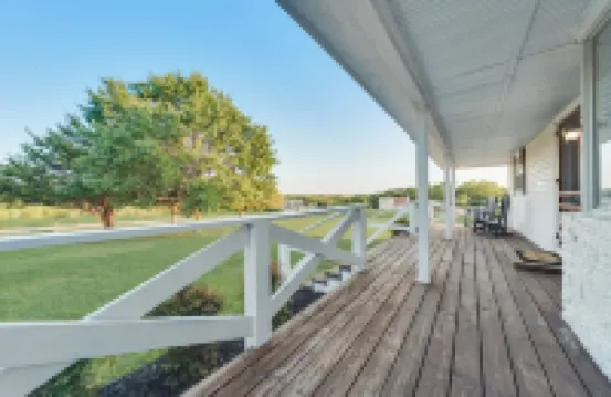 Charming 3-bedroom cottage with picturesque sunsets