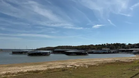 Lake House Eufaula2 Bedroom Home 1 block from Xtreme Cove Marina!