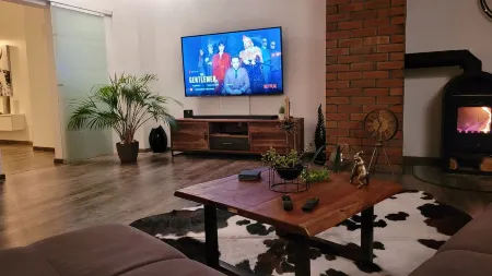 Modern apartment meets guests! 110 m2 apartment. Kitchen / Bathroom / Bedroom New Отели в г. Анхальт-Биттерфельд