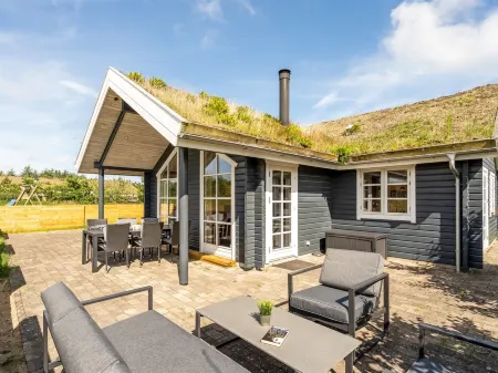 "Annemie" - 1.8km from the Sea Отели рядом с достопримечательностью «V. Hjermitslev Kirke»