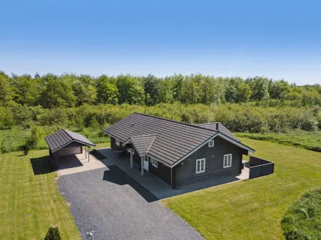 "Quanna" - 30km from the Sea