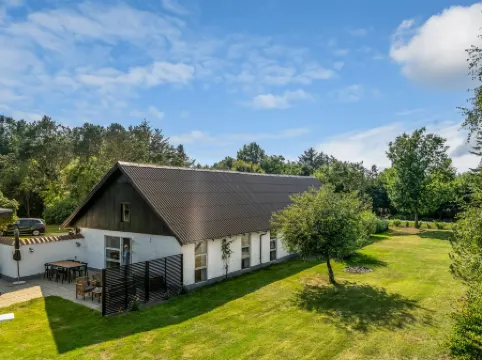 "Rebecca" - 1.5km from the Sea