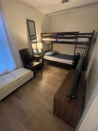 Spacious 2-bedroom apartment with AC, WiFi in Utica