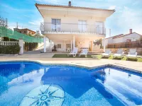 Villa in Lloret de Mar with Private Pool - Villaer