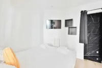 Elegant Stay Steps from Jardin du Luxembourg 瓦文地鐵站（Vavin Metro Station）附近的飯店
