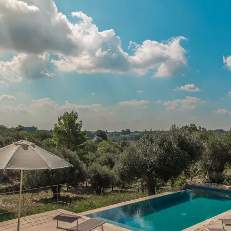 Trullo in Cisternino with Infinity Pool