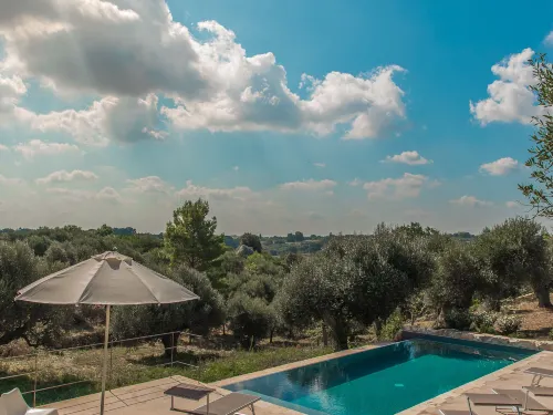 Trullo in Cisternino with Infinity Pool