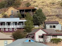 3-Bedroom Cabin in Old Bisbee Hotels in Bisbee