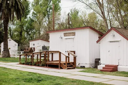 Charming Farmhouse & Historic Barn Escape – Pool, Pizza Oven and Outdoor Charm
