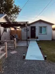 Adorable cottage with king Size bed and a short distance to WW University - 3-Star