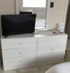 One bedroom apartment fully modern remodeled/fully furnished