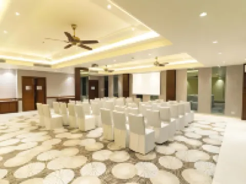 羅斯芬奇薩羅瓦爾港口比姆塔爾酒店 奈尼塔爾酒店