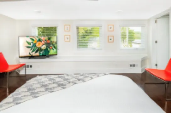 Large 3-bedroom bungalow near IU stadiums