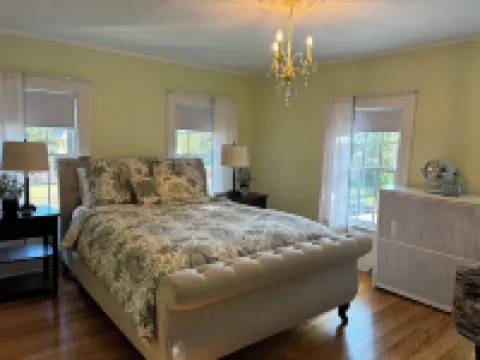 The Inn Crowd Bed and Breakfast Hotels in 