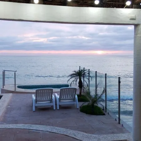 Casa de la Rana! Spacious 6-bedroom Beach Front house in Nuevo Mazatlán
