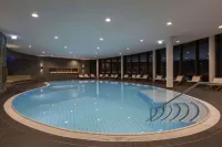 普利瓦阿爾派旅館 - 泳池