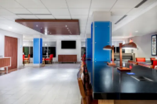 Holiday Inn Express & Suites DAPHNE-SPANISH FORT AREA by IHG