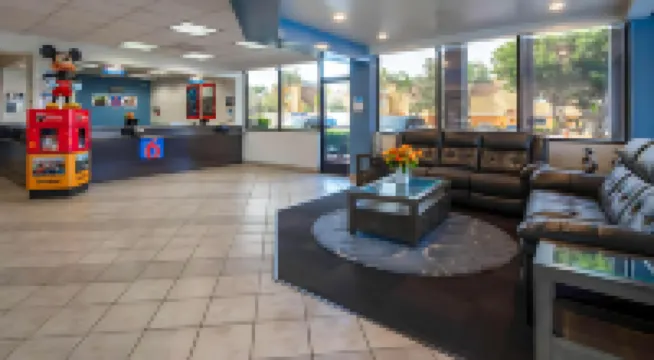 Motel 6 Anaheim, CA - Maingate