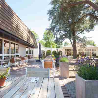 Mercure Parc du Coudray Hotel Exterior