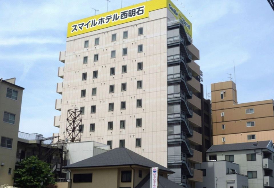 깔끔하게 정리된 호텔 객실 내부