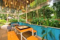 고스탑스 고아, 칼랑구트 라이트