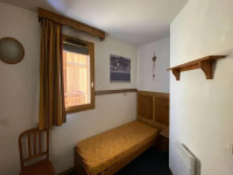 3 Rooms for 6 People