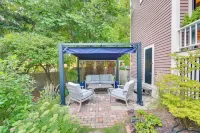 < 1 Mi to Dtwn Salem: Apt w/ Shared Patio & Yard! - Condos