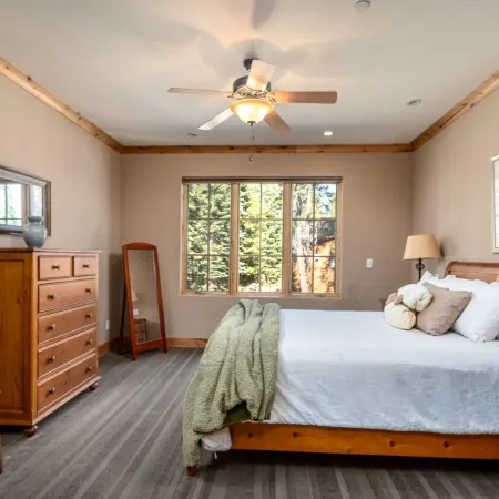 Modern Condo- Jacuzzi Tub SM #201 by Bear Valley Vacation Rentals