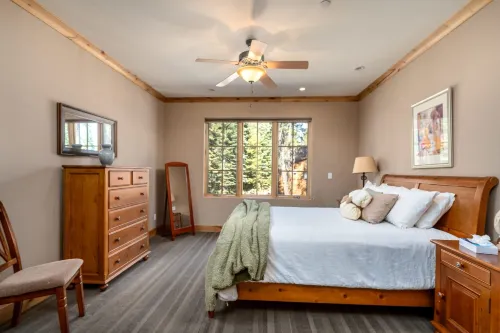 Modern Condo- Jacuzzi Tub SM #201 by Bear Valley Vacation Rentals