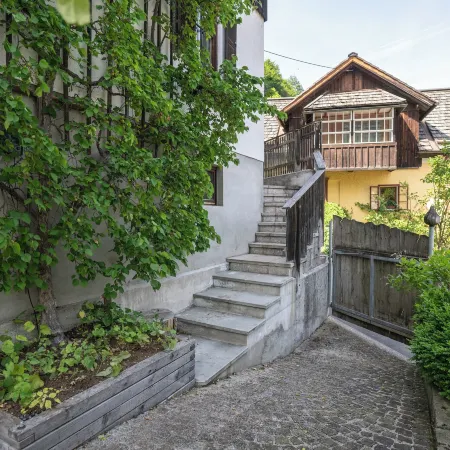 Lakeview Apartment