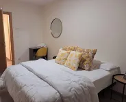 New J&J Hostel - Balkoner