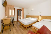 Hotel Bleis Hotels in Temu