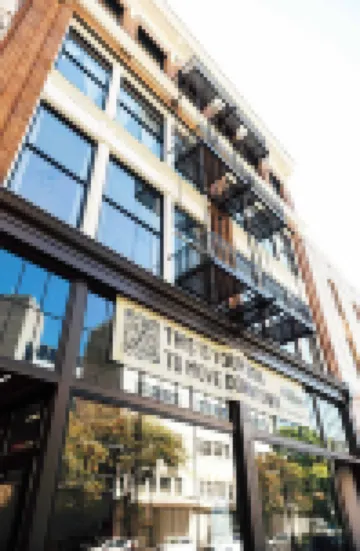 Loft 304 Thewilliam Earthy Modern Atrium Glow Hotels in 