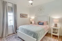 Oceanfront Retreat in Flagler Beach! Bright Apt - balcón