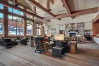 Breckenridge, 4 Bedroom Condo at One Ski Hill, Ski-in Ski-Out, Concierge Services - Mountain view