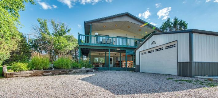 2-Level Home w/ Deck: 1/2 Mi to Lake Mcconaughy! Отели в г. Кейт