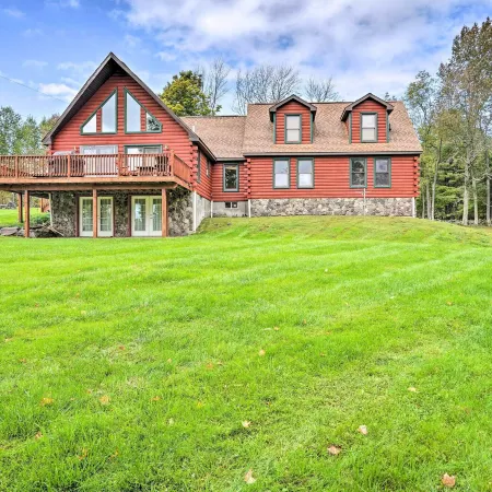 Grand Windham Retreat w/ Fire Pit & Game Room