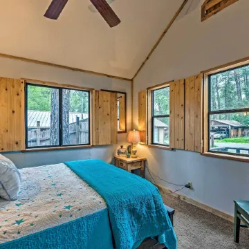 Ruidoso Cabin w/ Deck & Grill - Walk to Town!