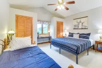 Lakeside Spooner Home w/ Game Room & Views! - 3 stjerner