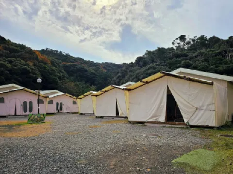 Sloth Glamping Hotels near Hitotsu-Batago Tree Flock Birthplace (National Natural Monument of Japan)
