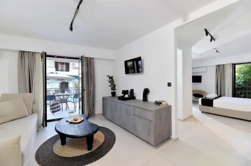 Yianna Hotel