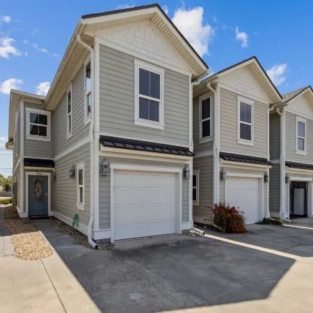 Seven Seas Townhome - Pet Friendly - Fernandina Beach