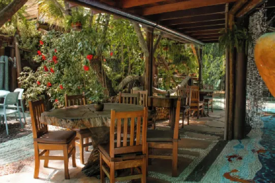 Grajagan Surf Resort Отели в г. 