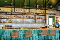 MGM Beach Resorts East Coast Road - bar